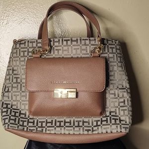 NWOT Tommy Hilfiger Purse